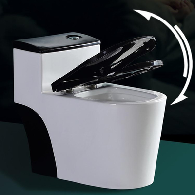 Siphon rinçant le style classique noir blanc de toilette sanitaire d'articles