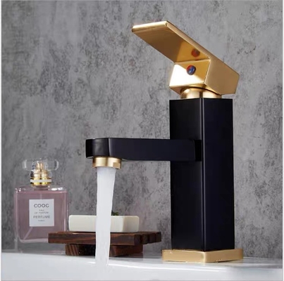 Robinet sanitaire d'articles de cascade de mélangeur de la salle de bains SUS304 avec la poignée d'or