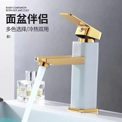 Robinet sanitaire d'articles de cascade de mélangeur de la salle de bains SUS304 avec la poignée d'or