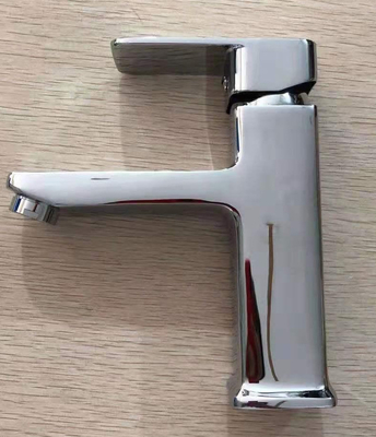 La plate-forme sanitaire de robinet d'articles de SS304 162*53*159mm a monté la poignée simple